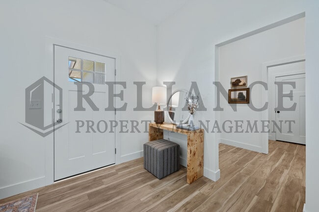 Foto del edificio - 601 Elmwood St