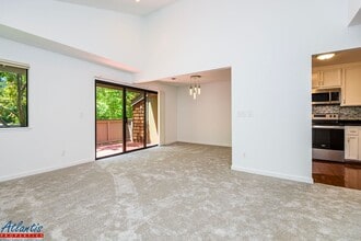 Building Photo - 2910 La Terrace Cir