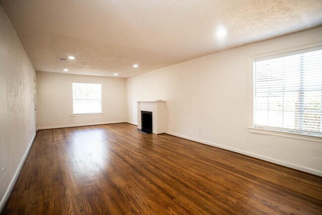 Foto del edificio - 5415 Palmer St