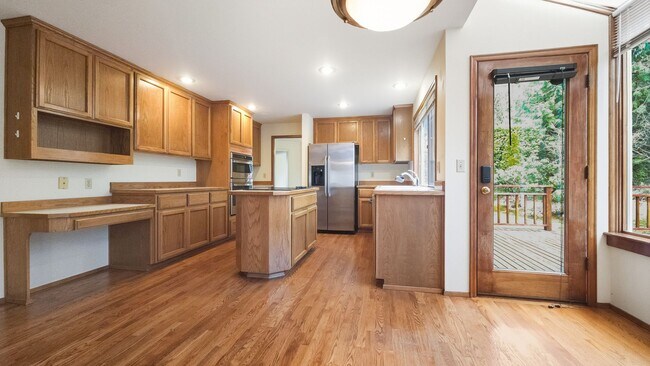 Foto del edificio - Spacious, Comfortable House in Forest Ridge Estates of Bellevue