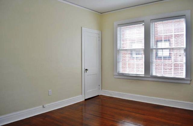 Dormitorio 2 - 2321 Riverside Ave