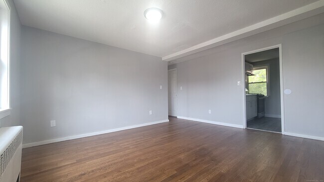 Building Photo - 936 Wethersfield Ave