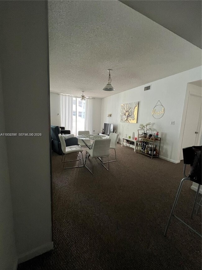 Foto del edificio - 185 SE 14th Terrace