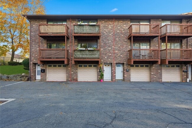 Building Photo - 382 Knapps Hwy