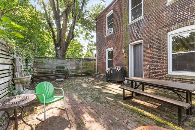 Foto del edificio - 717 Lampton St