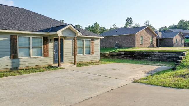 Foto del edificio - 6 Cal Rd