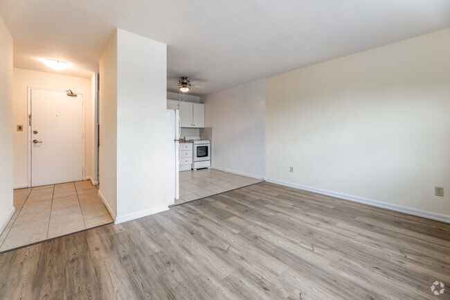 2 chambres, 1 salle de bain - 675 pi2 - Salon - 18 Seeley Drive