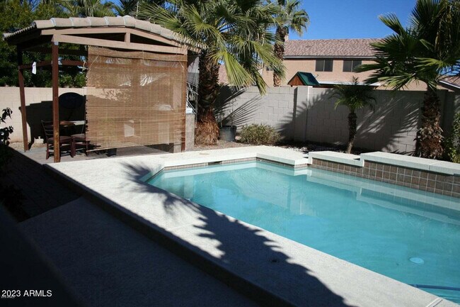 Foto del edificio - 1805 S Morrison Ln