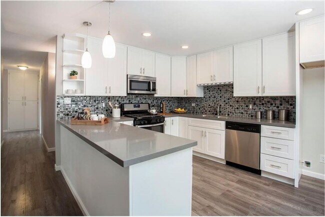 Foto del edificio - Beautiful 3 BD, 2 BA Home in Clairemont w/ Garage & Spacious Yard!