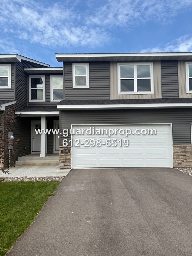 Foto principal - End Unit Luxury New Construction Townhouse...