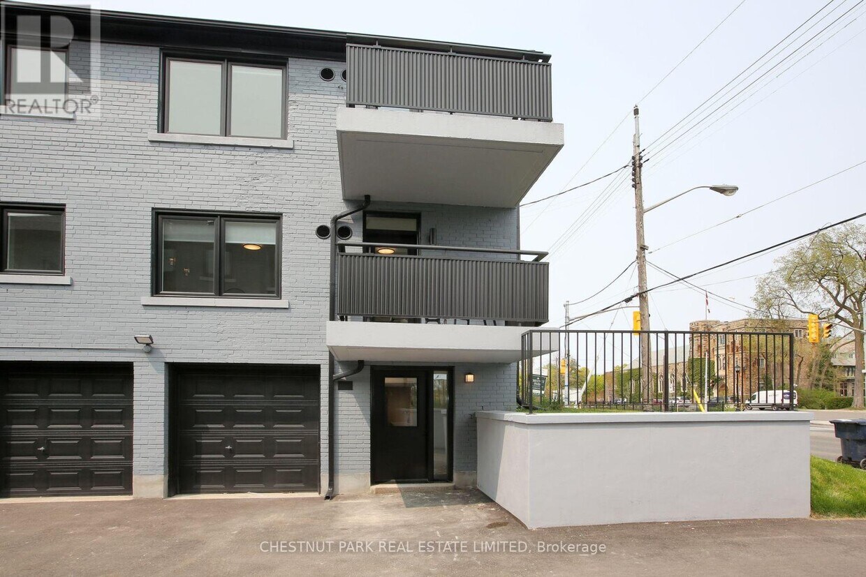 Photo principale - 1444-1444 Avenue Rd