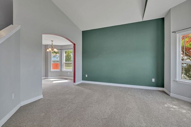 Building Photo - Spacious Corner Lot on in Desirable Community