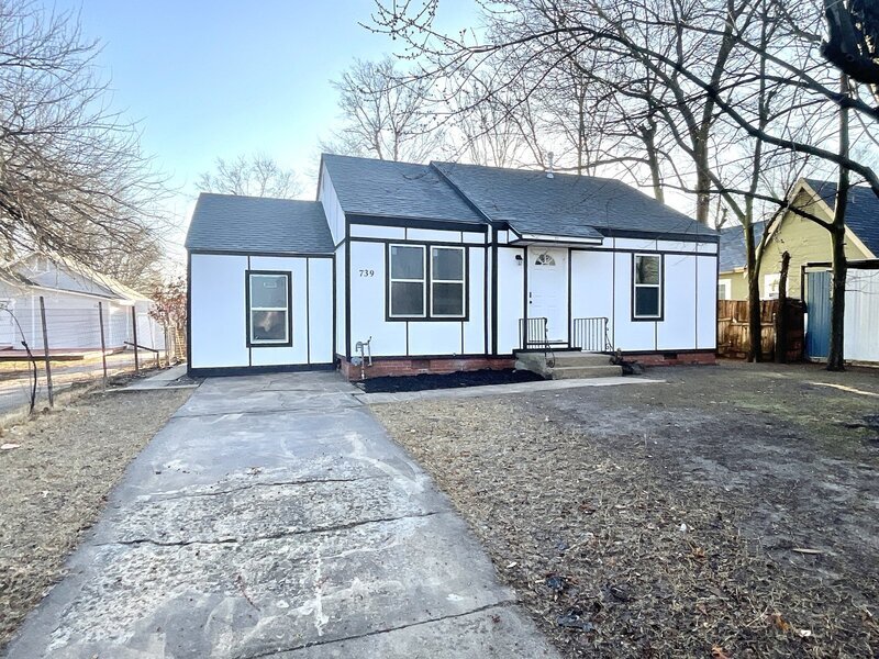 Primary Photo - 739 N Birmingham Pl