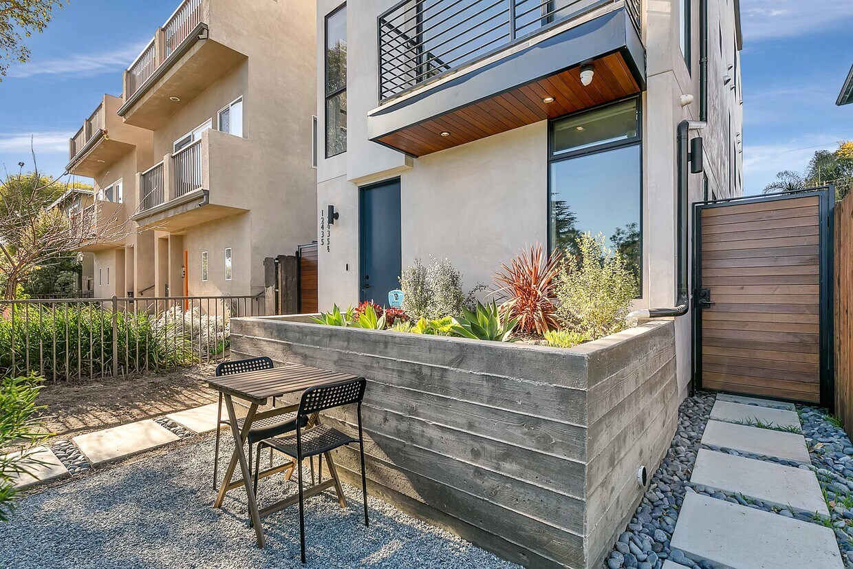 Foto principal - 12435 Washington Pl