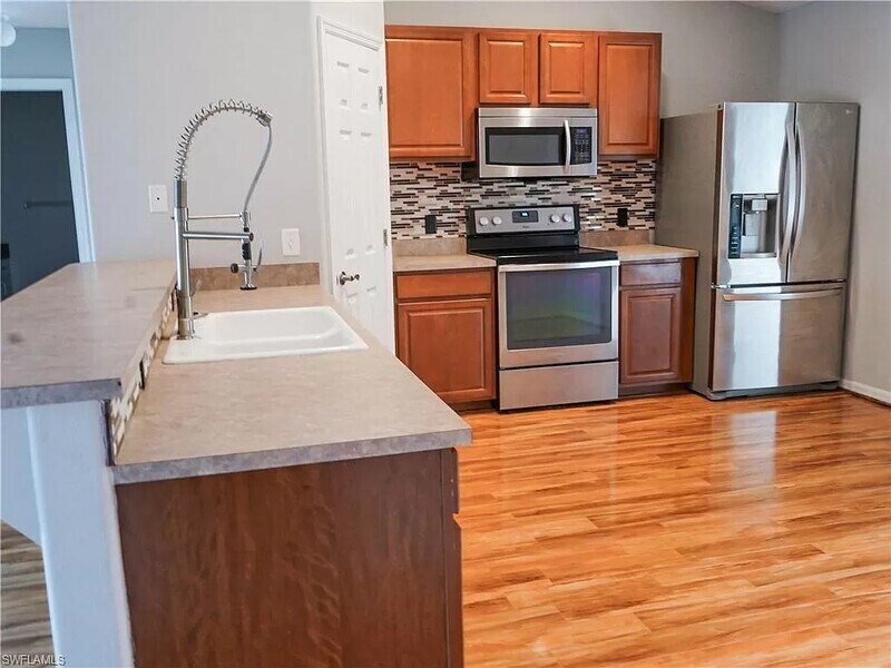 Foto del edificio - 17556 Brentwood Ct