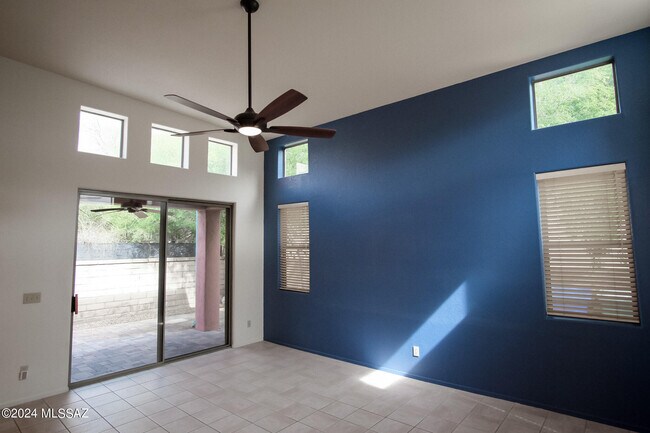 Building Photo - 5237 E Calle Vista De Colores