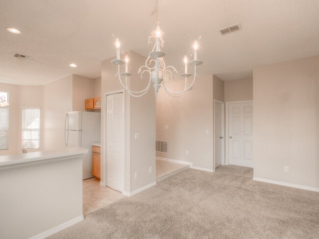 Building Photo - 14200 Viburnum Ln