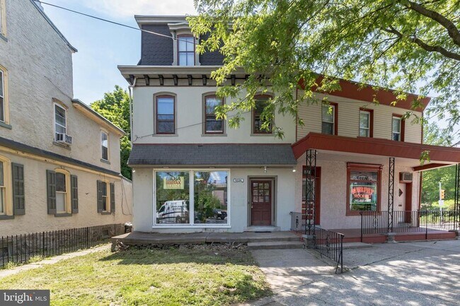 Foto del edificio - 6234 Ridge Ave