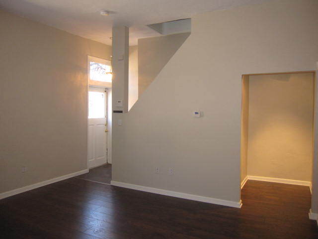 Building Photo - 500 W North Ave
