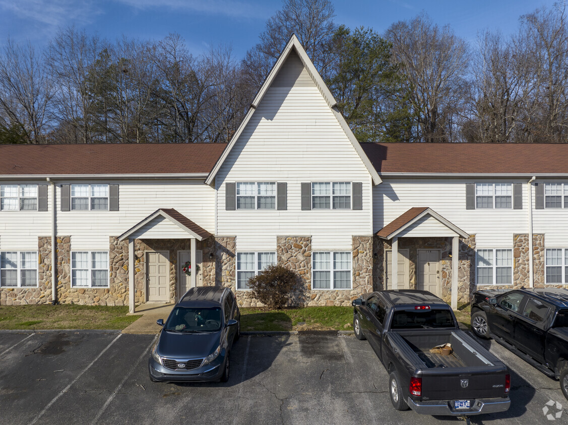 Primary Photo - Country Oaks Apartments