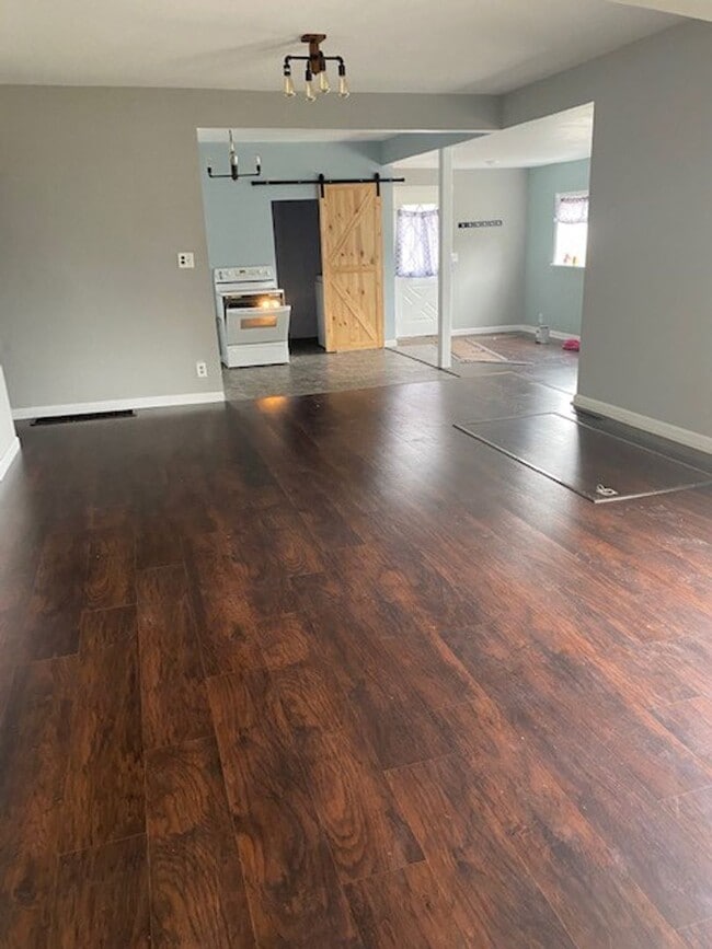 Building Photo - 3 Bedrooms, 2 Bathrooms Single Family Home in Staples, MN