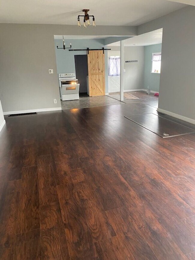 Foto del edificio - 3 Bedrooms, 2 Bathrooms Single Family Home in Staples, MN