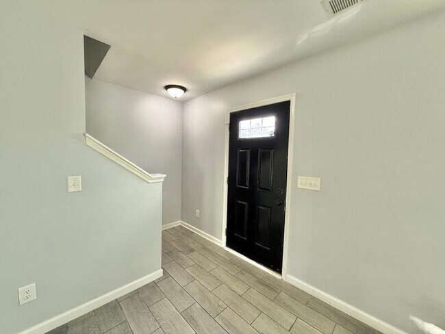 Building Photo - 390 Fieldspar Ln