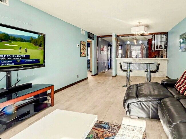 Foto del edificio - 4150 Looking Glass Ln