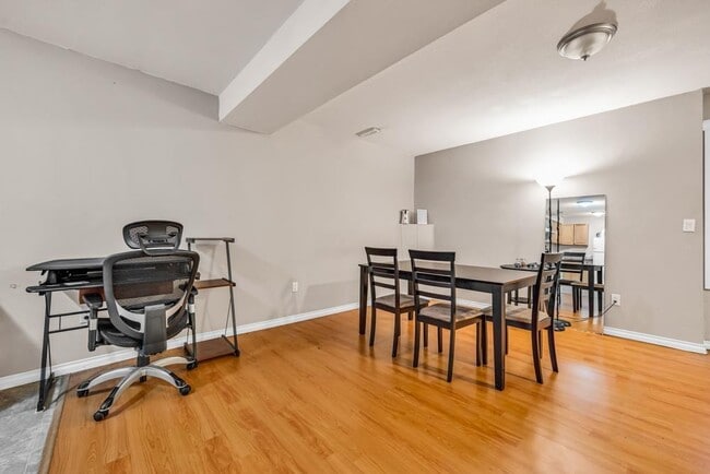 Building Photo - 18991-1870A 70a Ave