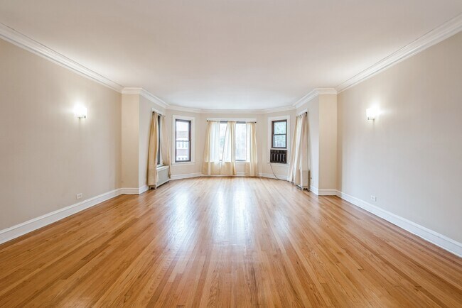 Building Photo - 6817 S Crandon Ave