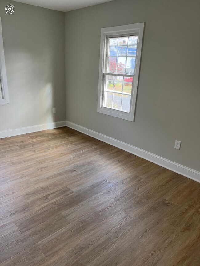 Foto del edificio - 32 South Main St