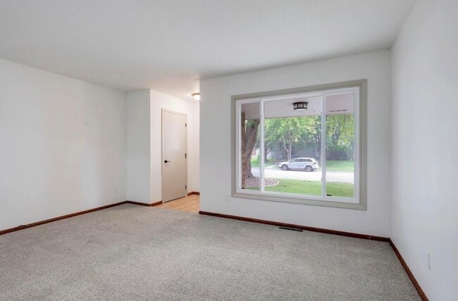 Foto del edificio - 730 6th Ave S