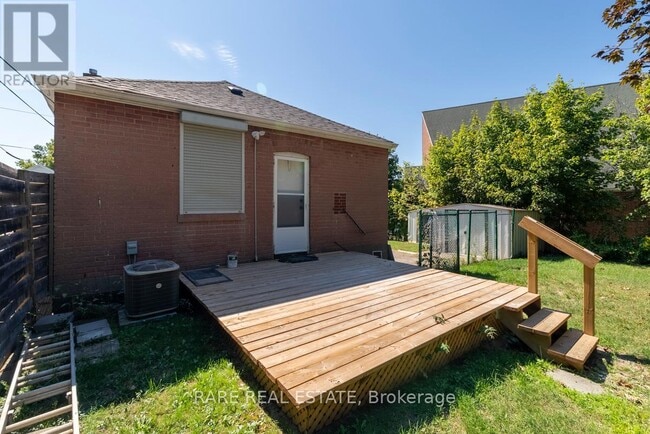 Building Photo - 18 Galbraith Ave