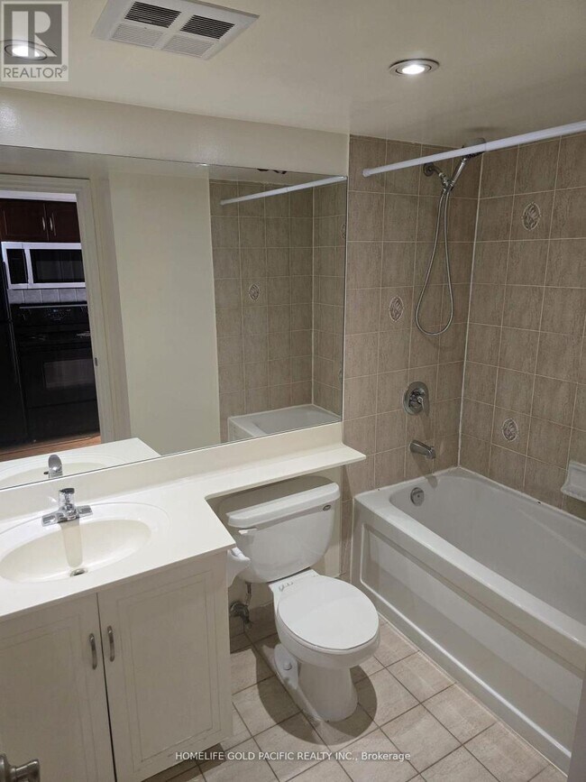 Photo du bâtiment - 250 Wellington St W