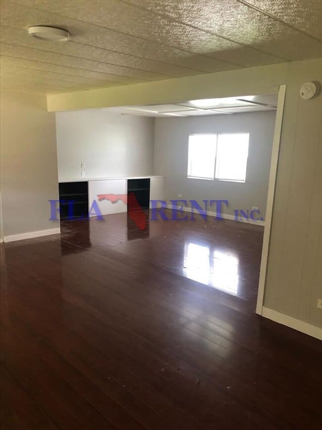 Photo - * APPLICATION PENDING.  DO NOT APPLY! *  Large 3/2 Manufactured home in Orlando**