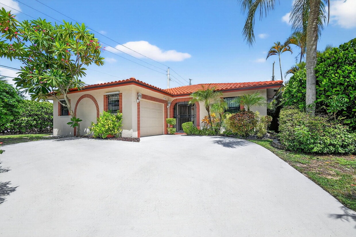 Foto principal - 1035 Soelca Dr