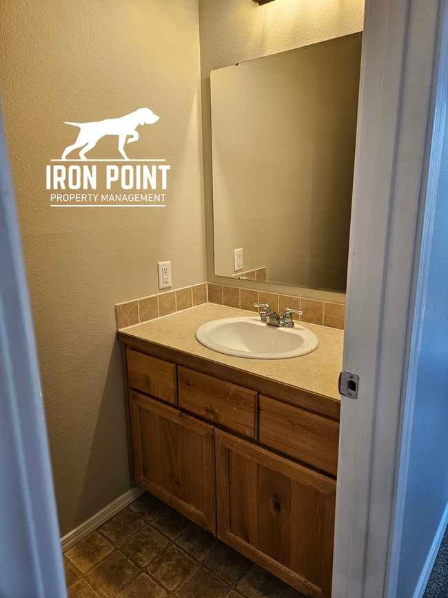 Building Photo - 2008WHITEOAK