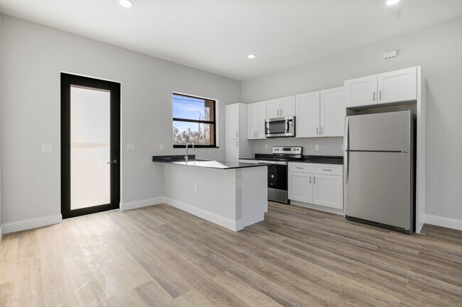 Building Photo - 4632 30th St SW
