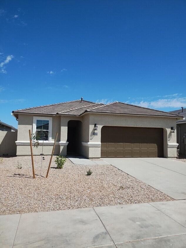 Foto principal - 38210 W Excussare Wy