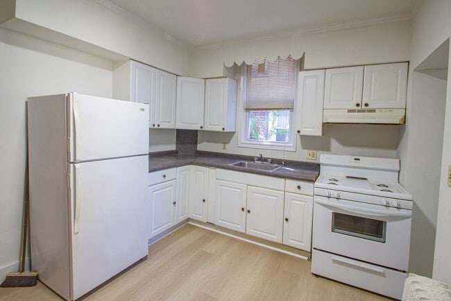 Building Photo - 439 Franklin Ave