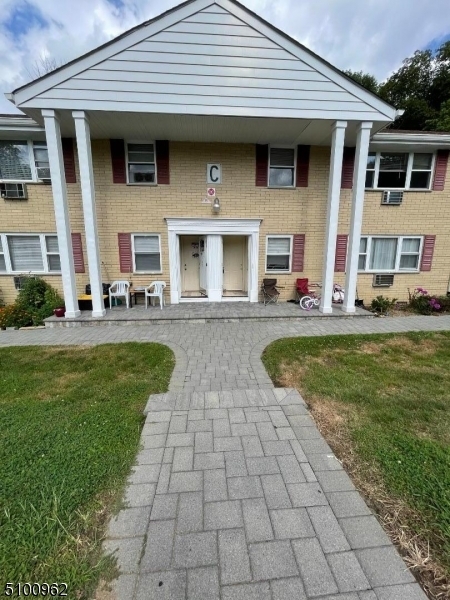 Primary Photo - 330 Franklin Ave