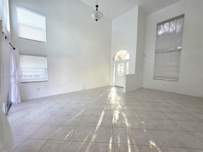 Foto del edificio - 640 Rock Hill Ave