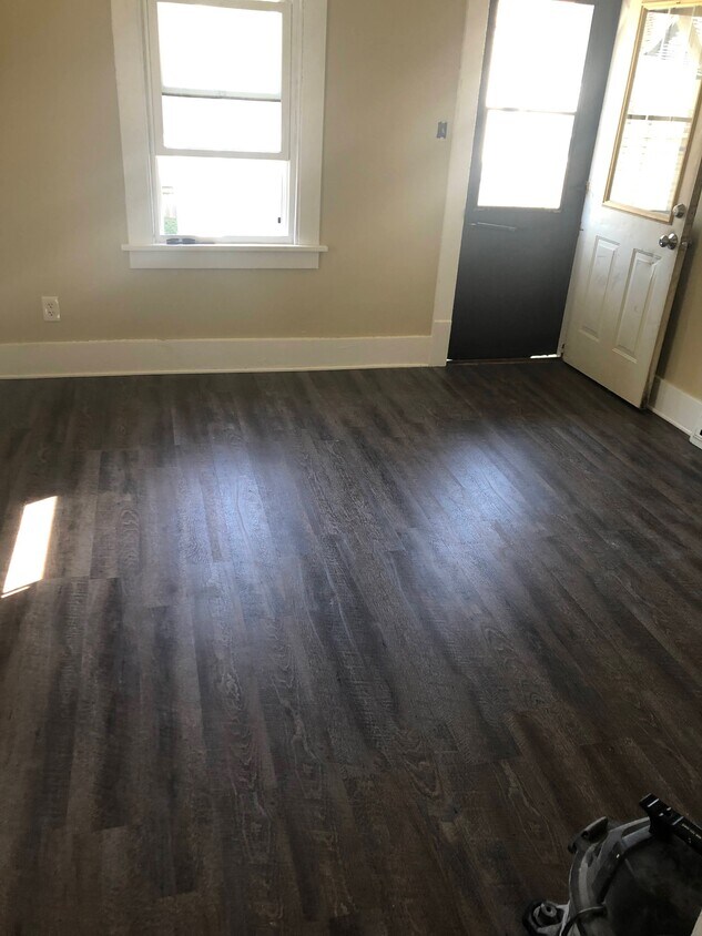 426 42nd St, Moline, IL 61265 House Rental in Moline, IL