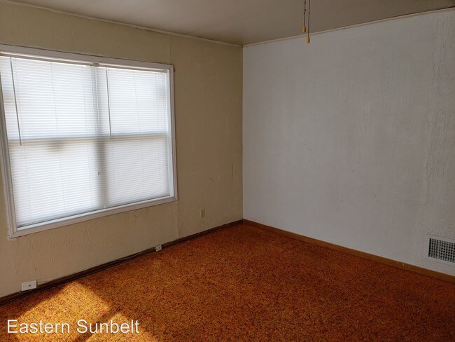 Building Photo - 2 br, 1 bath House - 1022 West 15th Street