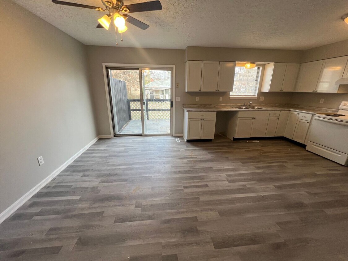 Foto del edificio - Newly Renovated 3 bedroom. Lots of extra space!