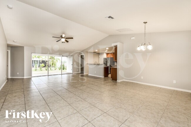 Foto del edificio - 2912 NW 18th Pl