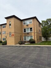 Building Photo - 10739 S Pulaski Rd