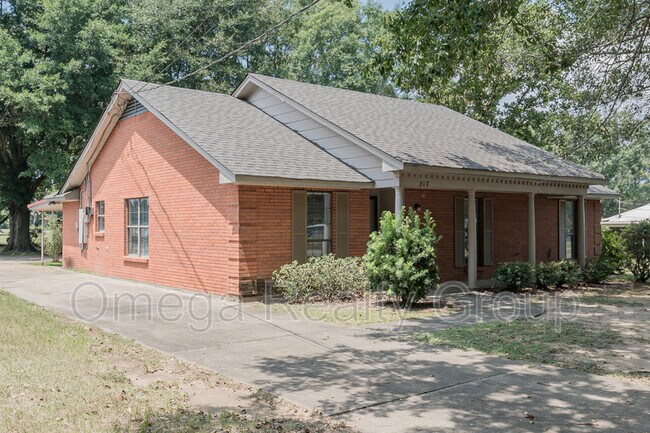 Building Photo - 217 Garway Dr