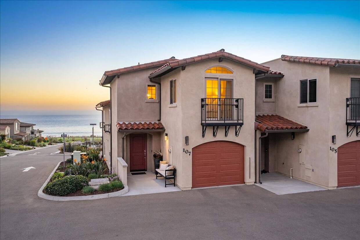 Foto principal - Furnished Townhome in Pismo Beach with Oce...