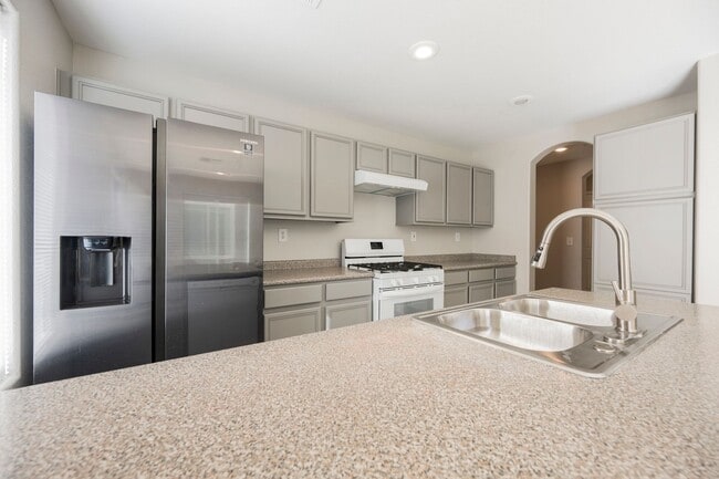 Building Photo - 6075 Las Nubes Dr